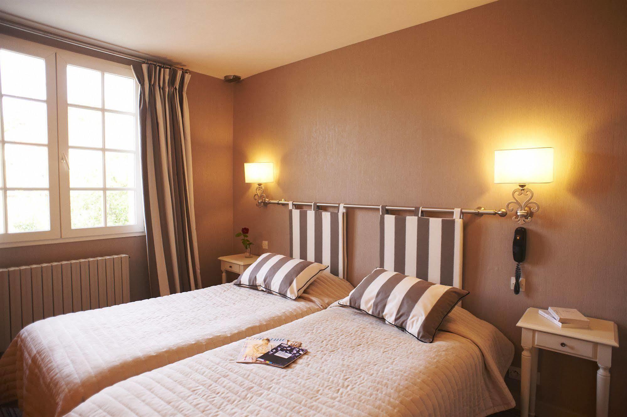 Hotel Spa Le Relais Du Bellay Montreuil-Bellay Esterno foto